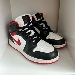 Air Jordan 1 Mid